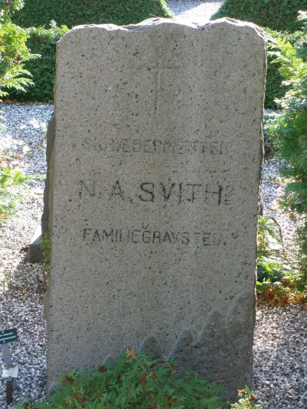 N. A. Svith's familiegravsted.JPG